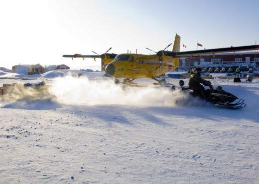 Ski-equipped RCAF Twin Otter sparked UFO scare.