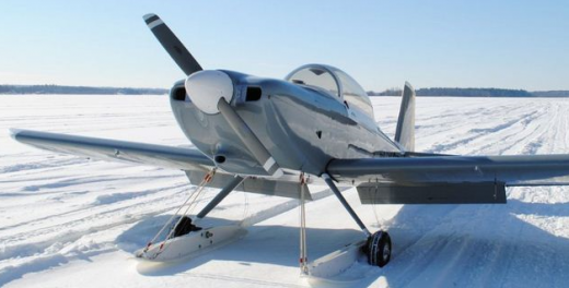 Patrick Gilligan's RV-8 on wheel skis.